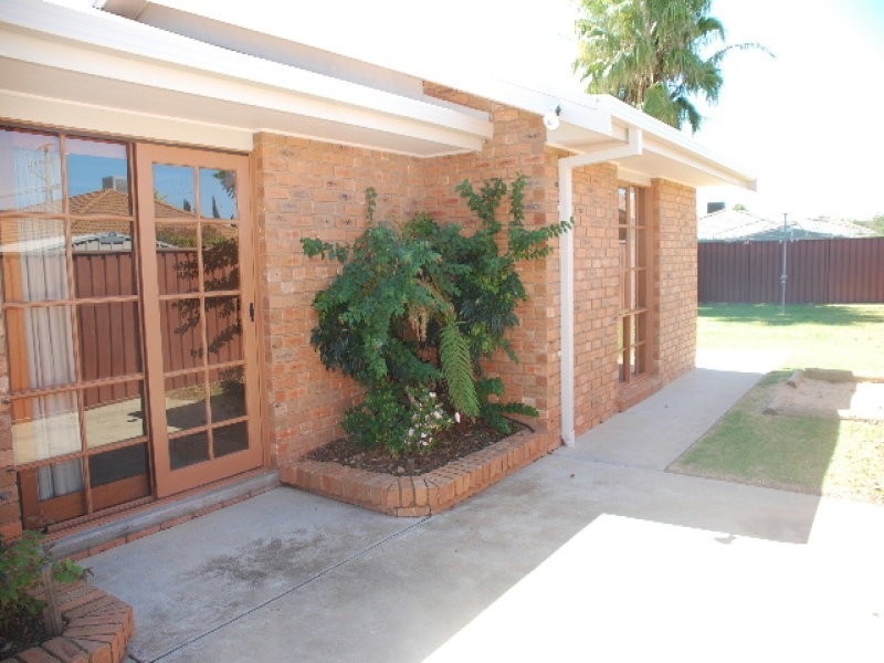 2 Apricot Circuit, Cobram VIC 3644