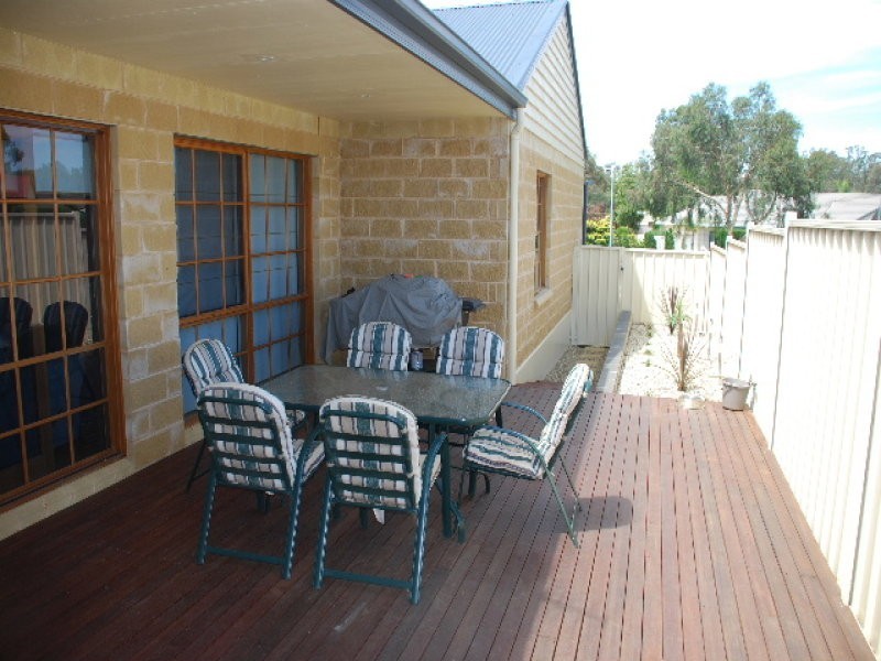 8 Scenic Drive, Cobram VIC 3644