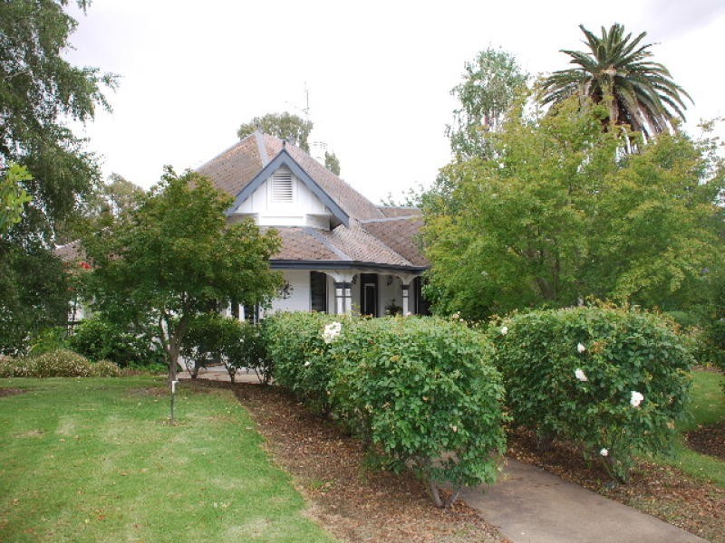 14 Bridge Street, Tocumwal NSW 2714