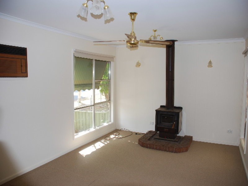 31 Blackwood Crescent, Cobram VIC 3644