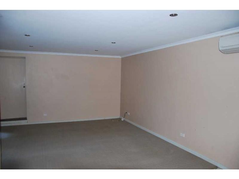 74 Hennessey Street, Tocumwal NSW 2714
