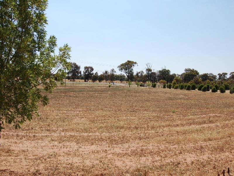 Cnr Franks & Tocumwal Road, Barooga NSW 3644
