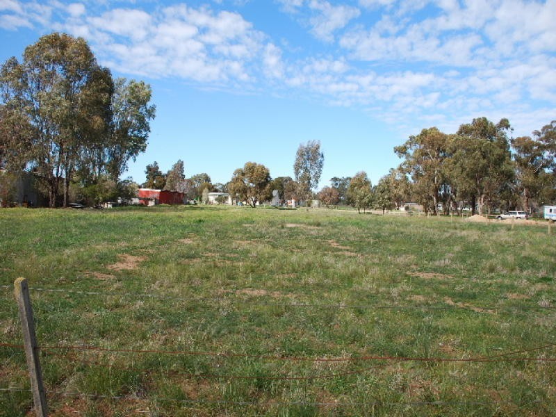 40 Myers Street, Bearii VIC 3641