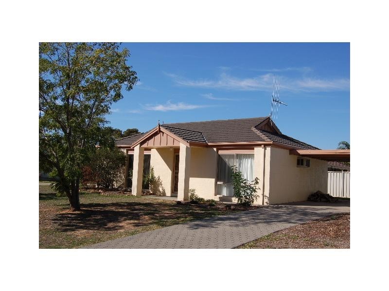 1/2 Horner Street, Cobram VIC 3644