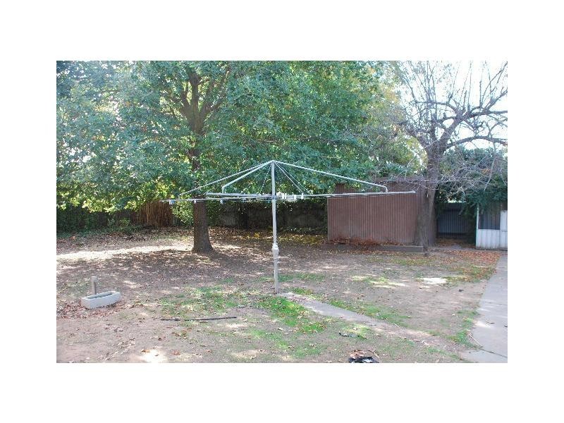 4 Hughes Street, Barooga NSW 3644