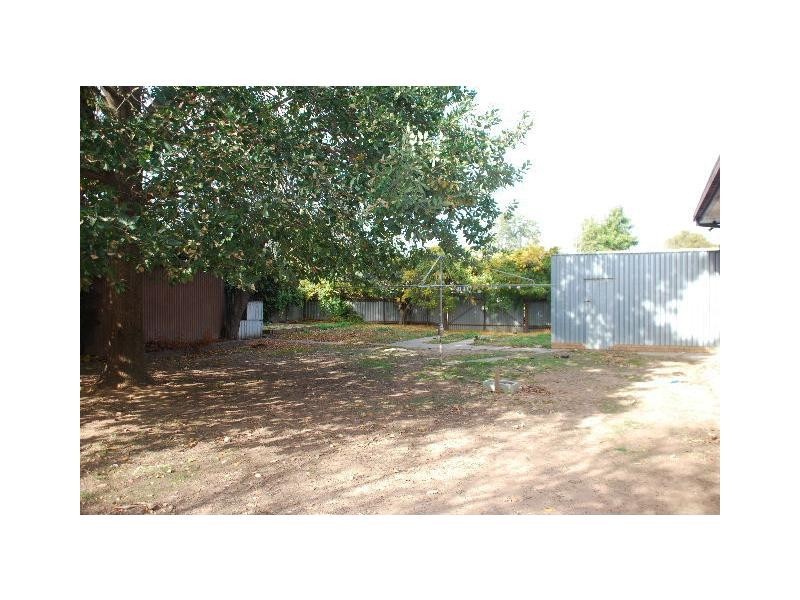 4 Hughes Street, Barooga NSW 3644