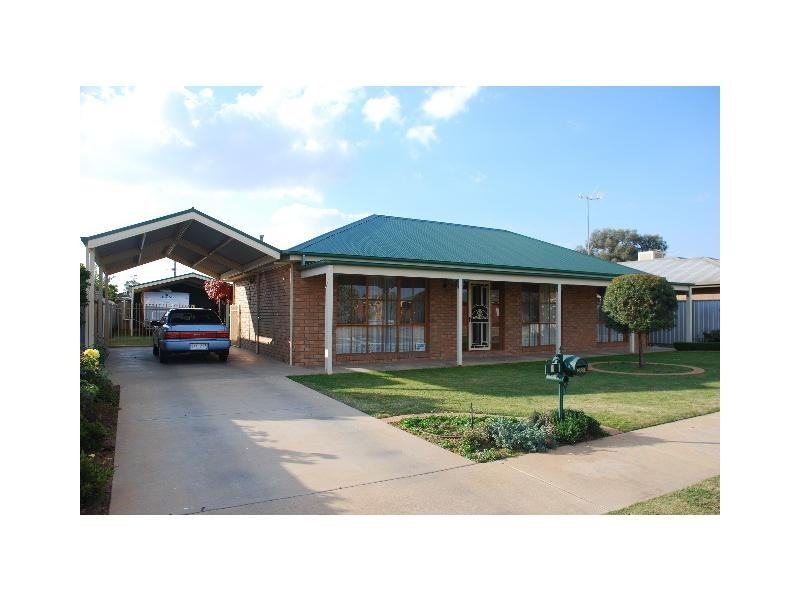 8 Mitchell Street, Cobram VIC 3644