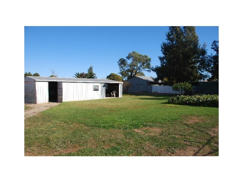 8 Rowe Street, Katunga VIC 3640