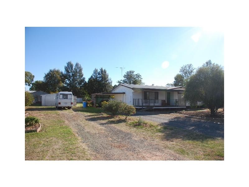 8 Rowe Street, Katunga VIC 3640