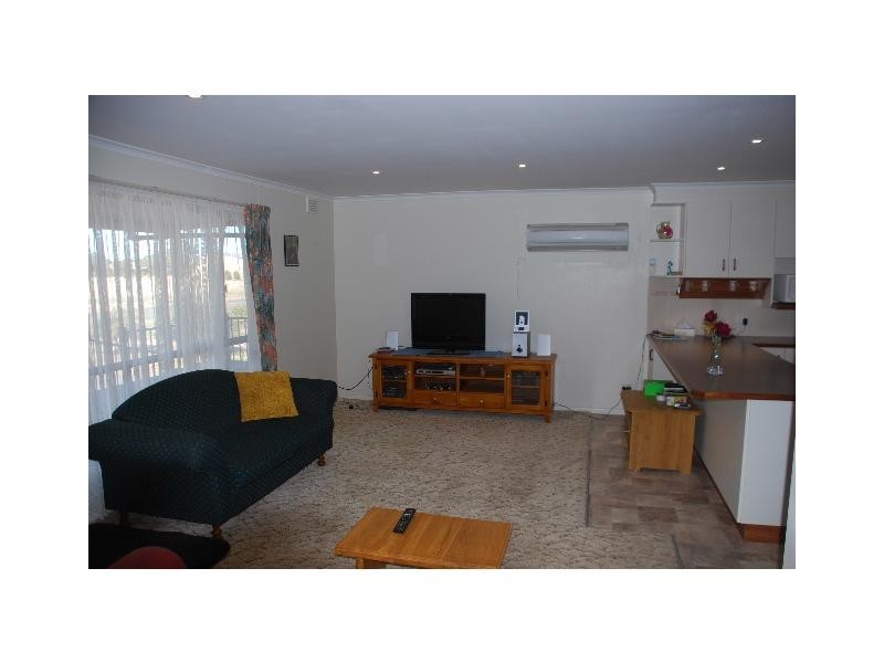 8 Rowe Street, Katunga VIC 3640