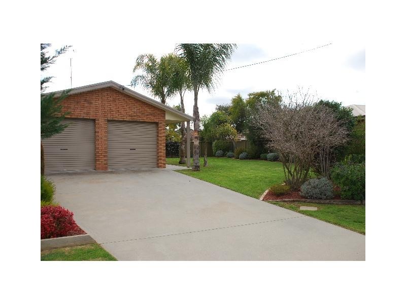 3 Hiles Street, Tocumwal NSW 2714