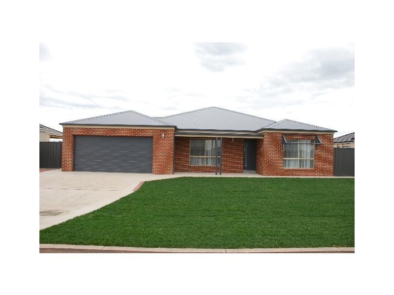 9 Rivertown Grove, Cobram VIC 3644
