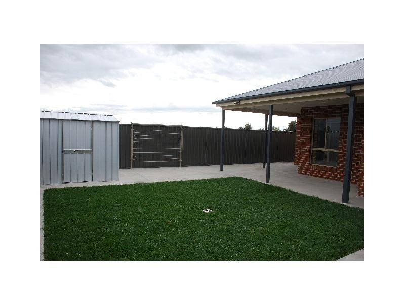 9 Rivertown Grove, Cobram VIC 3644