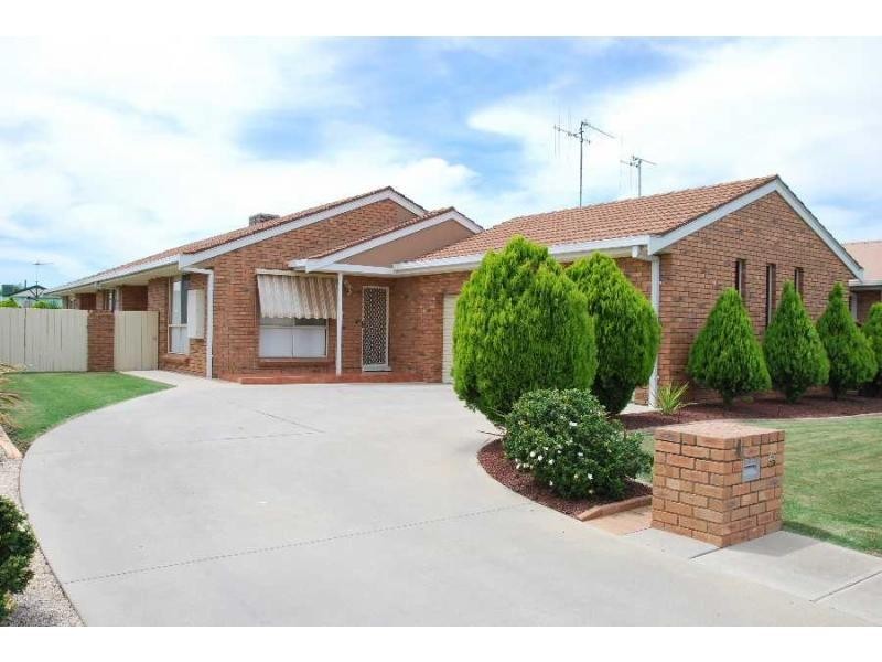 4 Apricot Circuit, Cobram VIC 3644
