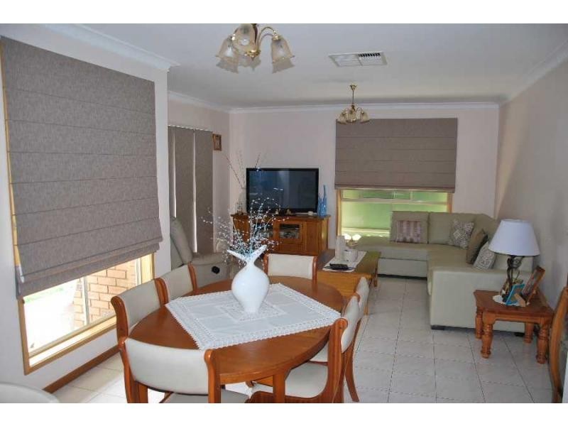 4 Apricot Circuit, Cobram VIC 3644