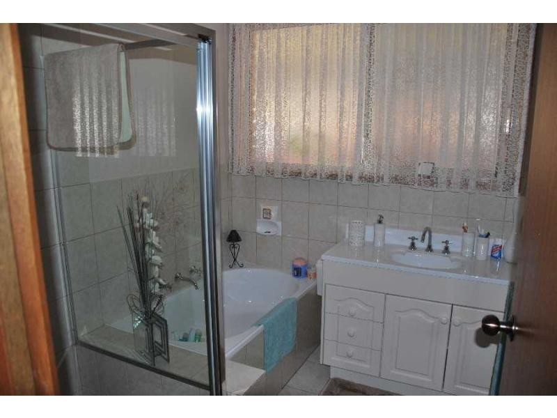 4 Apricot Circuit, Cobram VIC 3644