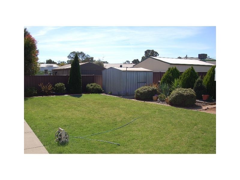 4 Apricot Circuit, Cobram VIC 3644