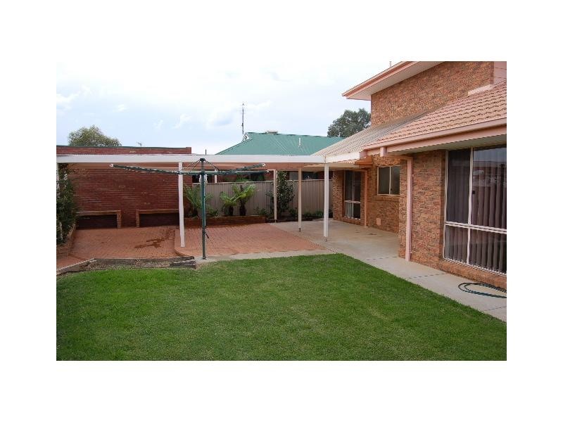 8 Murray Heights, Cobram VIC 3644