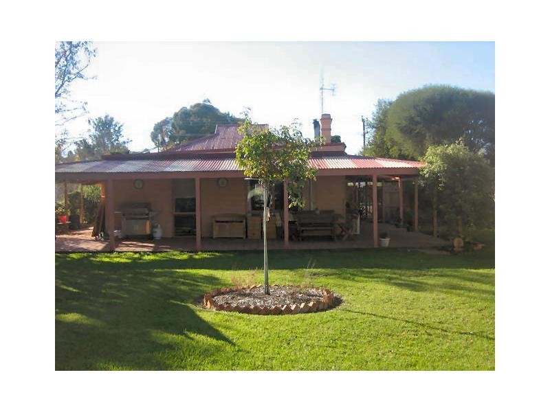 8 Budd Street, Berrigan NSW 2712