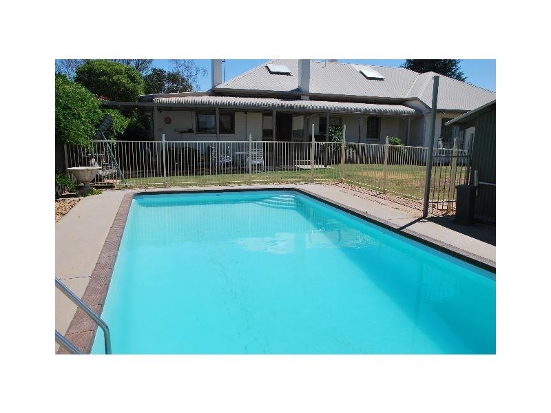 2 Burke Court, Cobram VIC 3644