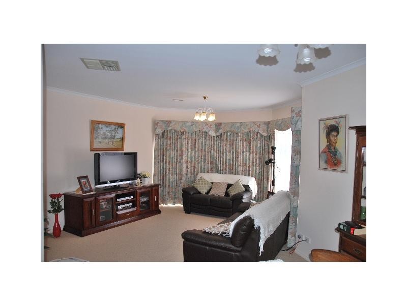 35 Sturt Street, Cobram VIC 3644