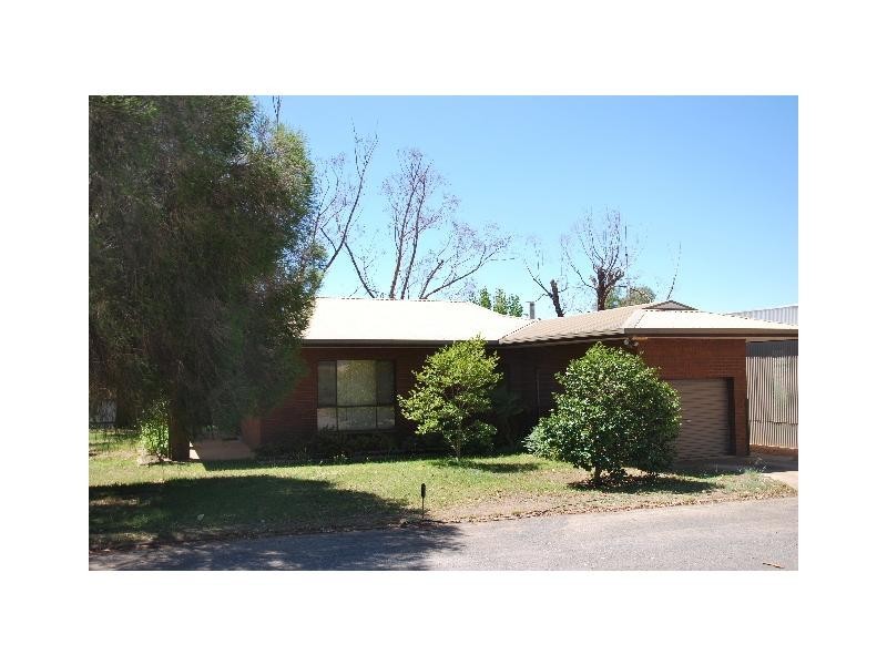 Cnr Banker & Burkinshaw Street, Barooga NSW 3644