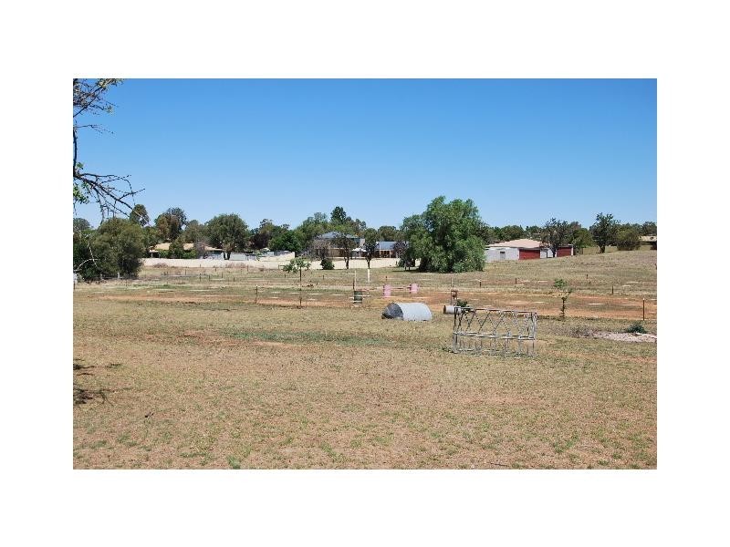 Cnr Banker & Burkinshaw Street, Barooga NSW 3644