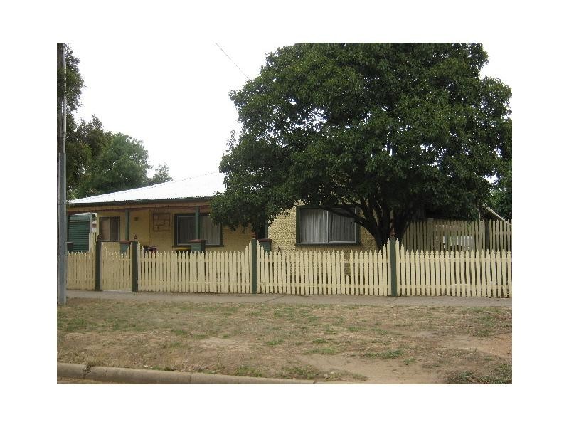 12 Thompson Avenue, Cobram VIC 3644