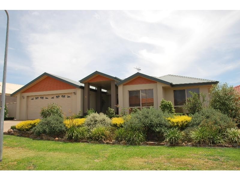 4 Rio Vista Court, Cobram VIC 3644