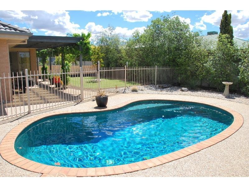 5 Ingo Renner Drive, Tocumwal NSW 2714