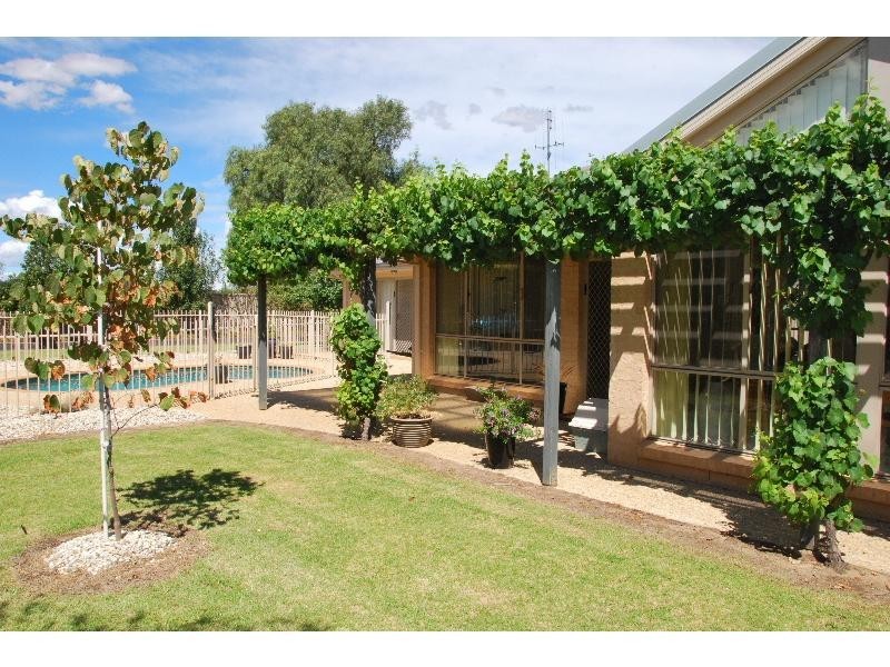 5 Ingo Renner Drive, Tocumwal NSW 2714