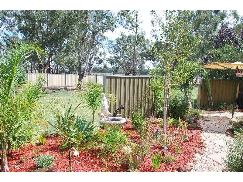 8 Stephanie Court, Oasis Village, Cobram VIC 3644