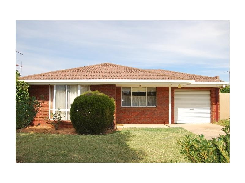 1/3 Mitchell Street, Cobram VIC 3644