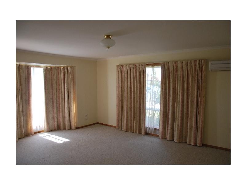 1/3 Mitchell Street, Cobram VIC 3644