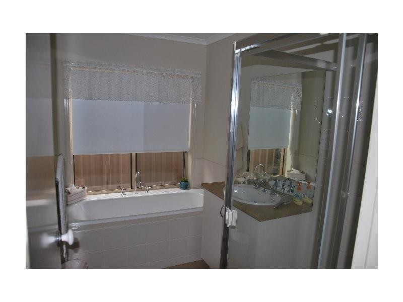 11 McKinley Court, Barooga NSW 3644