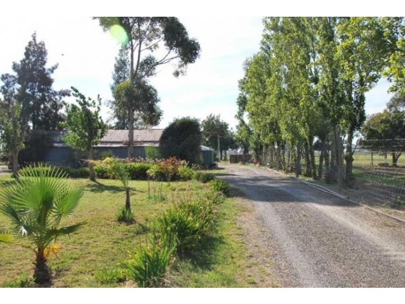 1724 Larissa Road, Yarroweyah VIC 3644