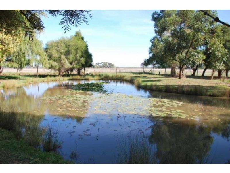 1724 Larissa Road, Yarroweyah VIC 3644