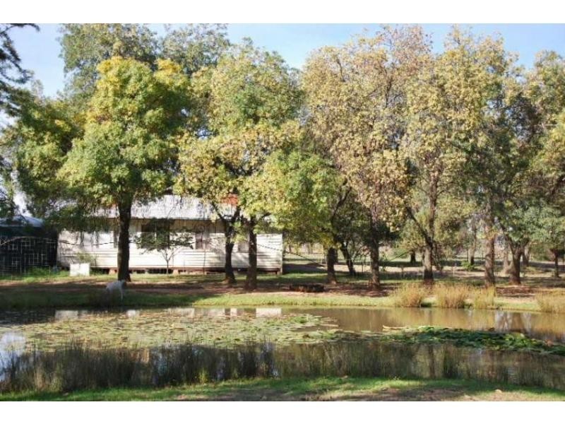 1724 Larissa Road, Yarroweyah VIC 3644