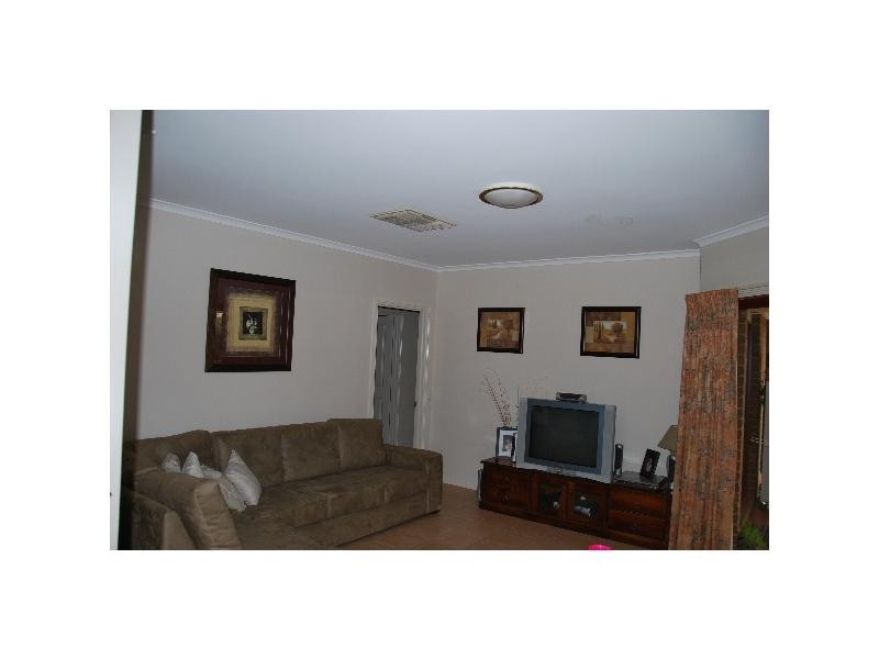 18 Sturt Street, Cobram VIC 3644