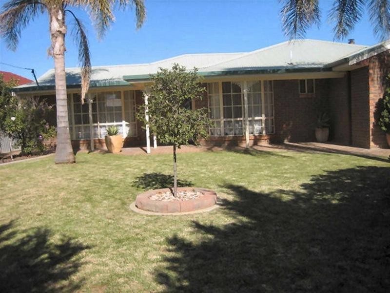 84 Coreen Street, Jerilderie NSW 2716