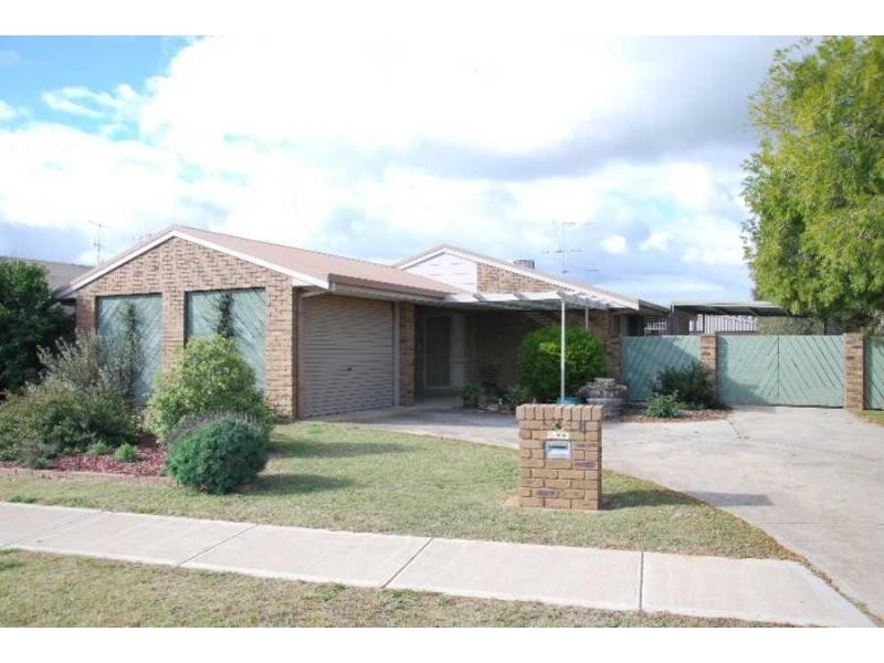 8 Apricot Circuit, Cobram VIC 3644