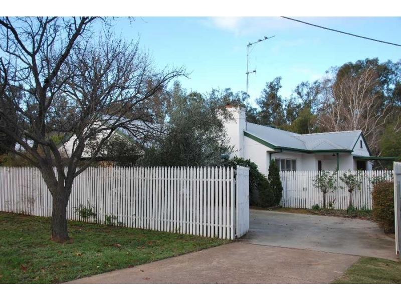 8 Lirrk Street, Cobram VIC 3644