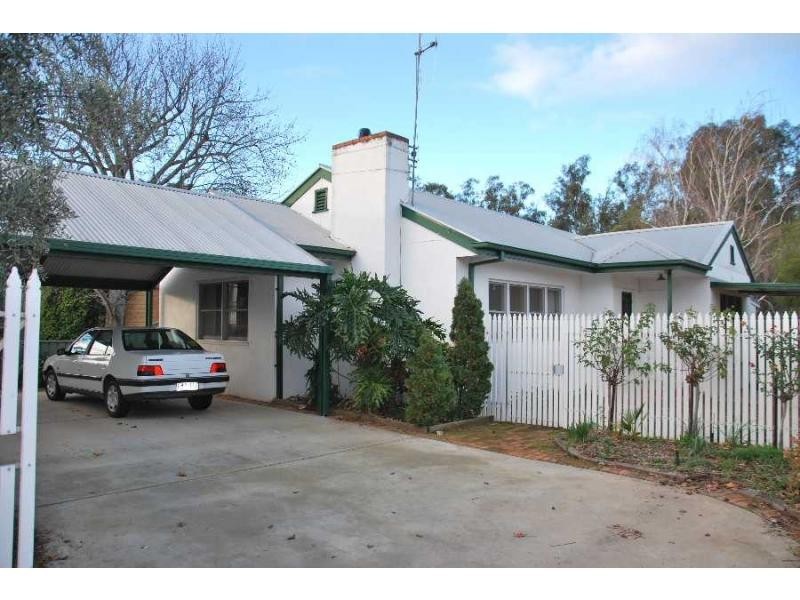 8 Lirrk Street, Cobram VIC 3644