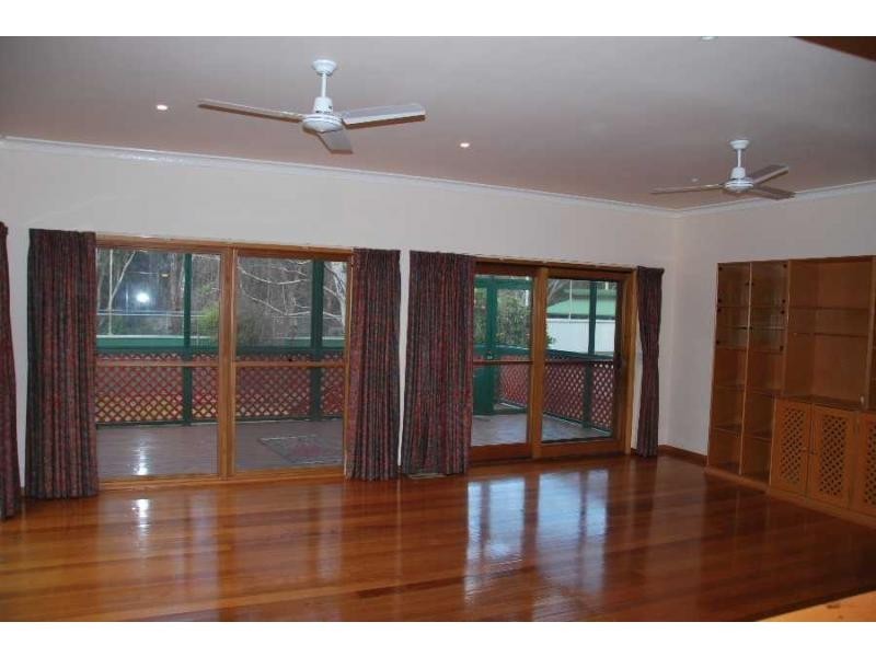 8 Lirrk Street, Cobram VIC 3644