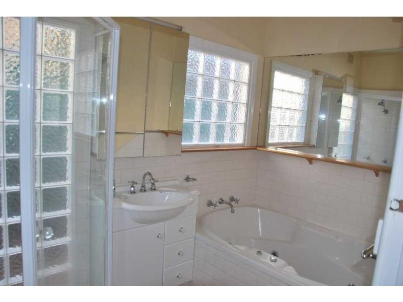 8 Lirrk Street, Cobram VIC 3644