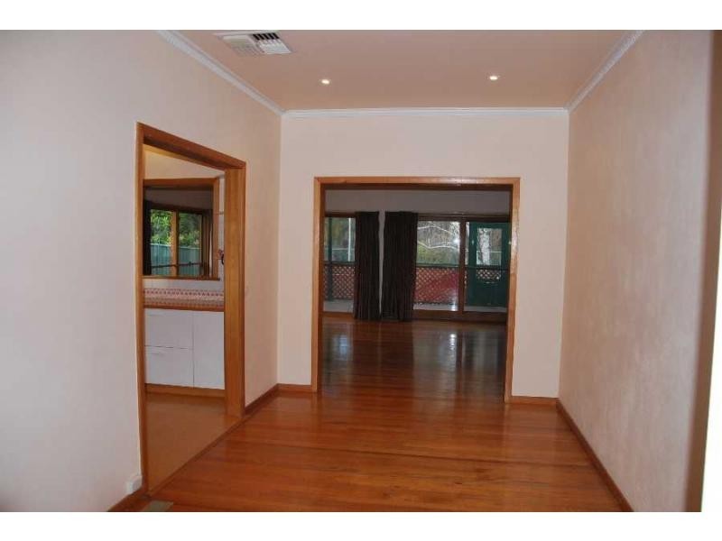 8 Lirrk Street, Cobram VIC 3644