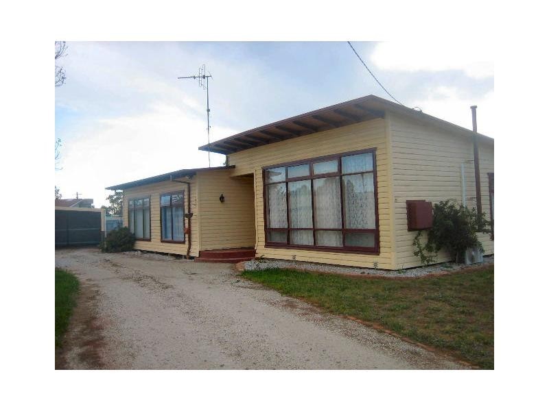 21 Flynn Street, Berrigan NSW 2712