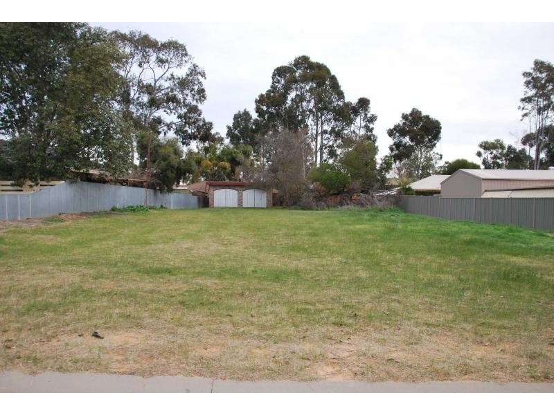 27 Kamarooka Street, Barooga NSW 3644