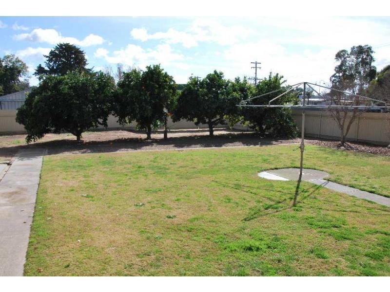 18 Collie Street, Barooga NSW 3644