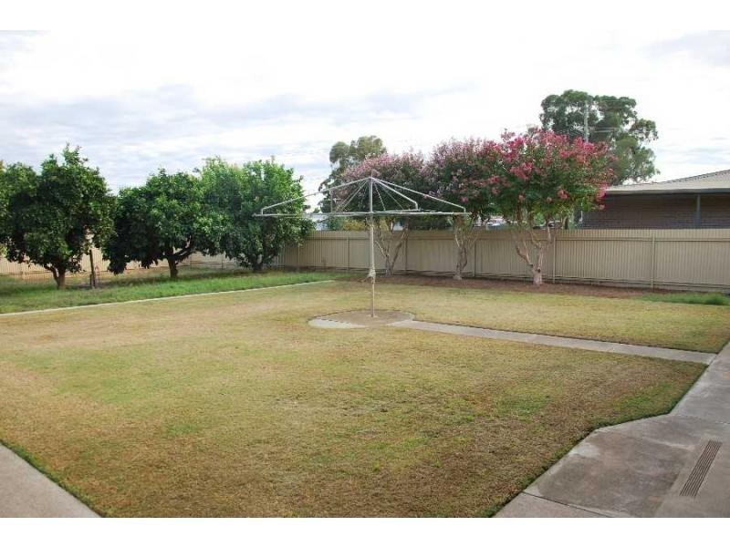 18 Collie Street, Barooga NSW 3644